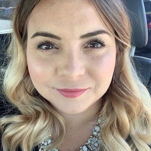 Meet your Posher, Roxy